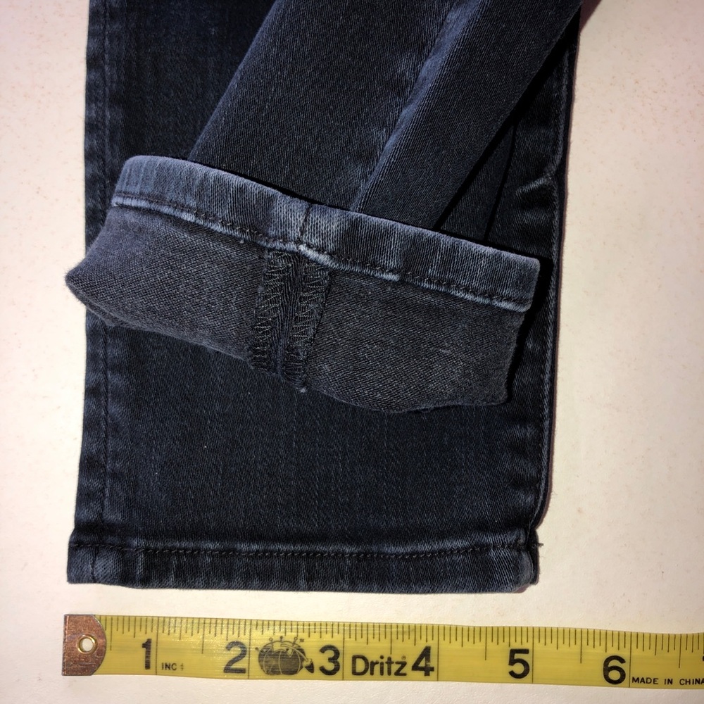 MOTHER The Stunner Crop Blackbird Wash Buttonfly Jeans (25) - Picture 10 of 17